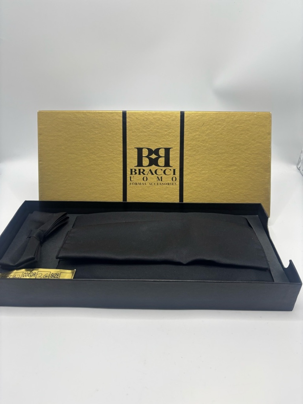 Bracci Uomo formal accessory set. Bow tie, cummerbund and pocket square